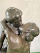 Bronzeskulptur The Kiss von Auguste Rodin 