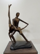 Bronzeskulptur "Tanzendes Paar" - modern auf Marmorsockel
