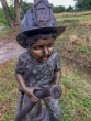 Sam der Feuerwehrmann aus Bronze als Wasserspeier Nahaufnahme vom Kopf mit Helm 