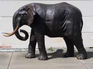 Bronzeskulptur "Afrikanischer Elefant"