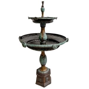 Bronzeskulptur "Rosenbrunnen" als Wasserspiel