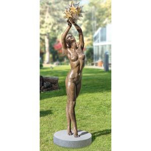 Edition Strassacker Bronzeskulptur "Sonne, Mond und Sterne" von Beth Newman-Maguire - limitiert