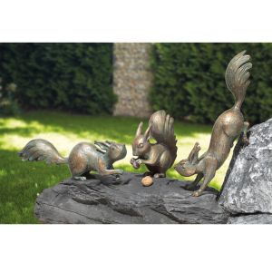 Bronzeskulpturen Set mit 3 Eichhoernchen