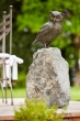 Uhu Bronzefigur auf Granitstein