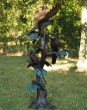 Bronzefigur drei Papageien auf Baumstamm