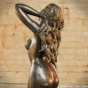 Bronzeakt einer Frau
