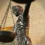 Justitia als Bronzestatue