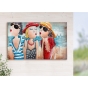 Metall - Wandbild "Drei Freundinnen am Strand in Nizza" auf Holzwand