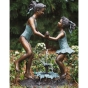 Brunnen spielende kinder