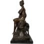 Seitenansicht der Bronzefigur "Schöne Halle mit ihrem Widder"