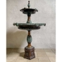 Bronzeskulptur "Rosenbrunnen" als Wasserspiel