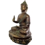 Schräge Frontansicht der Bronzeskulptur "Sitzender Buddha"
