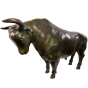 Seitenansicht der Bronzeskulptur "Bulle - Börse" gross