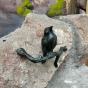 Bronzeskulptur "Rotkehlchen auf Ast"