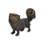 Frontansicht der Bronzefigur Pekinese