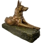 Seitenansicht der Bronzeskulptur "Deutscher Schäferhund"