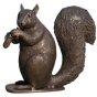 Bronzeskulptur "Eichhörnchen mit Nuss"