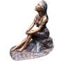 Bronzeskulptur "Linda sitzt in der Sonne"