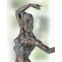 Nahansicht der Bronzefigur "Equilibrion"