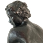 Bronzeskulptur "Hockende" von Fritz Klimsch