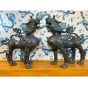Frontansicht der Bronzeskulptur "Chinesische Fu-Hunde"