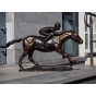 Bronzeskulptur "Jockey im Galopp"