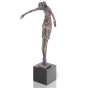 Rückansicht der Bronzefigur "Freie Balance"