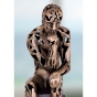 Nahansicht der Bronzeskulptur "Der Denker, hell"