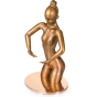 Frontansicht der Bronzefigur "Badende"