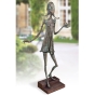 Edition Strassacker Bronzeskulptur "Mädchen mit Vogel" von Kurtfritz Handel