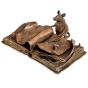 Frontansicht der Bronzefigur "Leseratte"