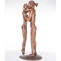 Seitenansicht der Bronzeskulptur "Kleine Romanze"