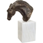Frontansicht der Bronzefigur "Barockes Ross"