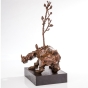 Rückansicht der Bronzeskulptur "Rhinozeros"