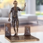 Beispielansicht der Bronzeskulptur "Am Scheideweg"