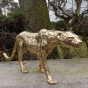 Frontansicht der Bronzefigur "Schleichender Gepard (Silber)