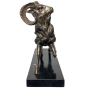 Bronzeskulptur "Widder" auf Marmorsockel