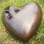 Herz Urne aus Bronze mit Schmetterlingen