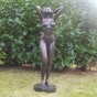 Bronzefigur Akt 'Nackte Frau mit wallendem Haar'