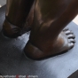 Bronzejunge auf Sockel Manneken