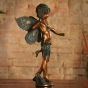 Bronzeskulptur Stehende Fee von der Seite
