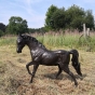 Bronzeskulptur "Kleines Pferd im Schritt"