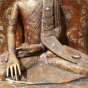 Sitzender Buddha auf Thron - Holz
