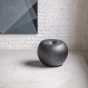 Graphit Skulptur "Apple" von Selma Calheira