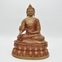 Sitzender Buddha aus Messing mit roter Patina von vorne
