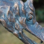 Kunsthandel-Lohmann-Bronze-Drache Saphira als Wasserspeier auf Granitstein von Rottenecker