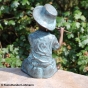Bronzefigur Lars mit Hut