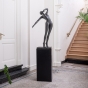 Bronzeskulptur "Wavering" von Patricia Peeters