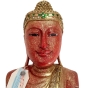 Nahansicht der Holzfigur "Stehender Buddha in rot"