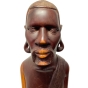 Nahansicht der Holzskulptur "Afrikanischer Schamane"